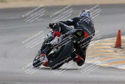 media/Dec-17-2022-SoCal Trackdays (Sat) [[224abd9271]]/Turn 10 Backside (120pm)/